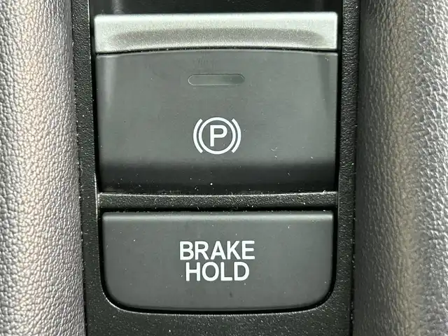 ホンダ ＺＲ－Ｖ ハイブリッド e:HEV Z 道央・札幌 2024(令6)年 3.4万km クリスタルブラックパール ・４WD/・寒冷地仕様/・全方位カメラ/・本革シート/・純正ディスプレイオーディオ/・ナビゲーション/・フルセグＴＶ/・Ｂｌｕｅｔｏｏｔｈ/・アダプティブクルーズコントロール/・Ｄ＆Ｎ席パワーシート/・シートメモリ/・パワーバックドア/・ＥＴＣ2.0/・D＆N席シートヒーター/・フロントワイパーデアイサー/・ミラーヒーター/・パドルシフト/・ステアリングスイッチ/・ダウンヒルアシストコントロール/・衝突軽減ブレーキ/・レーンアシスト/・ブラインドスポットモニター/・踏み間違い防止/・前後障害物センサー/・LEDヘッドライト/・オートライト/・電動パーキングブレーキ/・ブレーキオートホールド