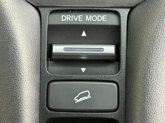 ホンダ ＺＲ－Ｖ ハイブリッド e:HEV Z 道央・札幌 2024(令6)年 3.4万km クリスタルブラックパール ・４WD/・寒冷地仕様/・全方位カメラ/・本革シート/・純正ディスプレイオーディオ/・ナビゲーション/・フルセグＴＶ/・Ｂｌｕｅｔｏｏｔｈ/・アダプティブクルーズコントロール/・Ｄ＆Ｎ席パワーシート/・シートメモリ/・パワーバックドア/・ＥＴＣ2.0/・D＆N席シートヒーター/・フロントワイパーデアイサー/・ミラーヒーター/・パドルシフト/・ステアリングスイッチ/・ダウンヒルアシストコントロール/・衝突軽減ブレーキ/・レーンアシスト/・ブラインドスポットモニター/・踏み間違い防止/・前後障害物センサー/・LEDヘッドライト/・オートライト/・電動パーキングブレーキ/・ブレーキオートホールド