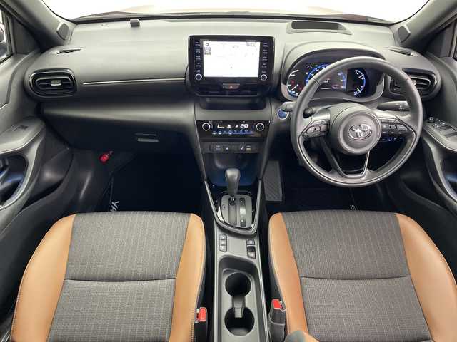 トヨタ ヤリスクロス ハイブリッド Z アドベンチャー 鹿児島県 2023(令5)年 1.9万km センシュアルレッドマイカ 純正ディスプレイオーディオ/（BT/フルセグTV）/プリクラッシュセーフティ/レーンキープアシスト/レーダークルーズコントロール/ハーフレザーシート/シートヒーター/ステアリングヒーター/ヘッドアップディスプレイ/ブラインドスポットモニター/パワーバックドア/ステアリングスイッチ/オートライト/オートマチックハイビーム/コーナーセンサー