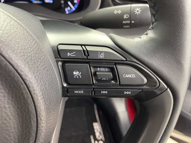 トヨタ ヤリスクロス ハイブリッド Z アドベンチャー 鹿児島県 2023(令5)年 1.9万km センシュアルレッドマイカ 純正ディスプレイオーディオ/（BT/フルセグTV）/プリクラッシュセーフティ/レーンキープアシスト/レーダークルーズコントロール/ハーフレザーシート/シートヒーター/ステアリングヒーター/ヘッドアップディスプレイ/ブラインドスポットモニター/パワーバックドア/ステアリングスイッチ/オートライト/オートマチックハイビーム/コーナーセンサー