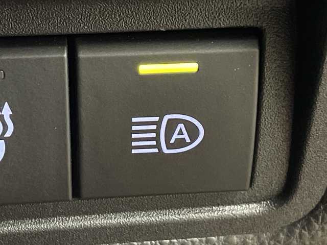 トヨタ ヤリスクロス ハイブリッド Z アドベンチャー 鹿児島県 2023(令5)年 1.9万km センシュアルレッドマイカ 純正ディスプレイオーディオ/（BT/フルセグTV）/プリクラッシュセーフティ/レーンキープアシスト/レーダークルーズコントロール/ハーフレザーシート/シートヒーター/ステアリングヒーター/ヘッドアップディスプレイ/ブラインドスポットモニター/パワーバックドア/ステアリングスイッチ/オートライト/オートマチックハイビーム/コーナーセンサー