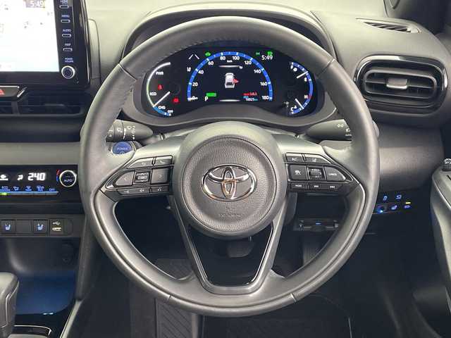 トヨタ ヤリスクロス ハイブリッド Z アドベンチャー 鹿児島県 2023(令5)年 1.9万km センシュアルレッドマイカ 純正ディスプレイオーディオ/（BT/フルセグTV）/プリクラッシュセーフティ/レーンキープアシスト/レーダークルーズコントロール/ハーフレザーシート/シートヒーター/ステアリングヒーター/ヘッドアップディスプレイ/ブラインドスポットモニター/パワーバックドア/ステアリングスイッチ/オートライト/オートマチックハイビーム/コーナーセンサー