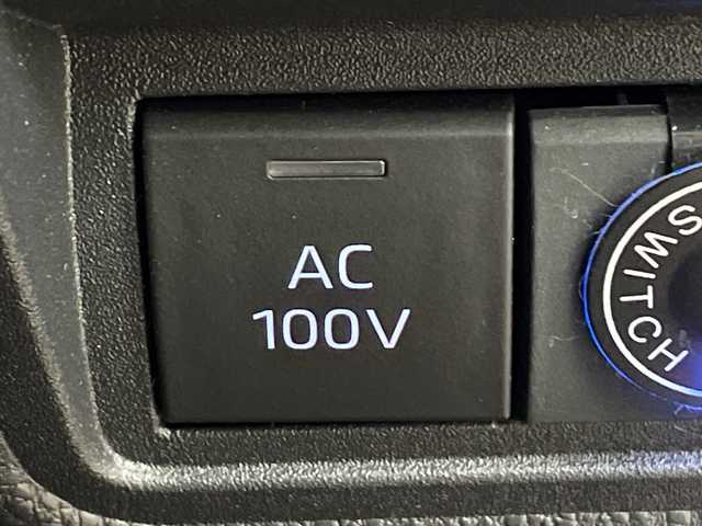 トヨタ ヤリスクロス ハイブリッド Z アドベンチャー 鹿児島県 2023(令5)年 1.9万km センシュアルレッドマイカ 純正ディスプレイオーディオ/（BT/フルセグTV）/プリクラッシュセーフティ/レーンキープアシスト/レーダークルーズコントロール/ハーフレザーシート/シートヒーター/ステアリングヒーター/ヘッドアップディスプレイ/ブラインドスポットモニター/パワーバックドア/ステアリングスイッチ/オートライト/オートマチックハイビーム/コーナーセンサー