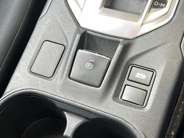 スバル インプレッサ スポーツ 1．6i－Lアイサイト 静岡県 2017(平29)年 4.9万km クリスタルブラックシリカ 純正ナビ/・SD/Music Folder/・CD/DVD/・iPod/USB/・フルセグTV/・Bluetooth/・FM/AM/・AUX/主要装備/・バックカメラ/・ＥＴＣ/・追従機能付クルーズコントロール/・ステアリング連動ヘッドライト/・パドルシフト/・ヒルスタートアシスト/・ブラインドスポット/・アイドリングストップ/・衝突被害軽減システム/・レーンキープアシスト/・サイドカーテンエアバッグ/・後退時ブレーキアシスト