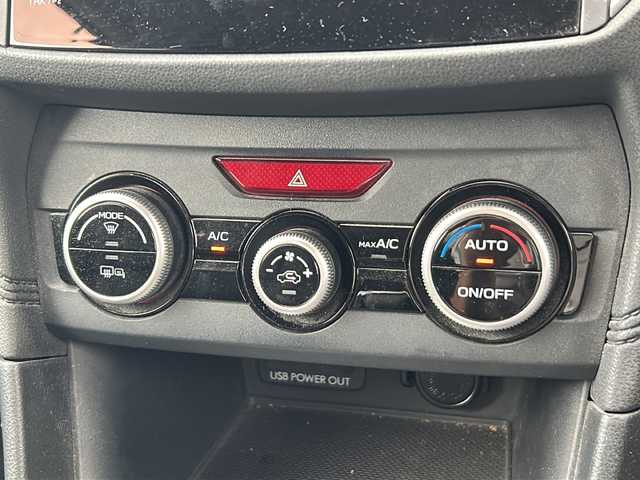 スバル インプレッサ スポーツ 1．6i－Lアイサイト 静岡県 2017(平29)年 4.9万km クリスタルブラックシリカ 純正ナビ/・SD/Music Folder/・CD/DVD/・iPod/USB/・フルセグTV/・Bluetooth/・FM/AM/・AUX/主要装備/・バックカメラ/・ＥＴＣ/・追従機能付クルーズコントロール/・ステアリング連動ヘッドライト/・パドルシフト/・ヒルスタートアシスト/・ブラインドスポット/・アイドリングストップ/・衝突被害軽減システム/・レーンキープアシスト/・サイドカーテンエアバッグ/・後退時ブレーキアシスト