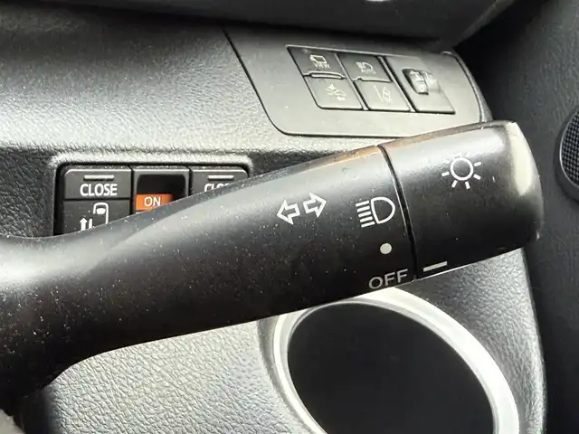 トヨタ シエンタ ファンベースG 千葉県 2019(令1)年 4.1万km ブラックマイカ トヨタセーフティセンス/・衝突軽減ブレーキ/レーンキープアシスト/・オートハイビーム/コーナーセンサー/純正ナビ(NSZT-Y68T)/・フルセグ/BT/DVD/CD/全方位カメラ/ステアリングスイッチ/ビルトインETC/両側パワースライドドア/アイドリングストップ/プッシュスタート/スマートキー/純正フロアマット/サイドバイザー