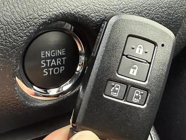 トヨタ シエンタ ファンベースG 千葉県 2019(令1)年 4.1万km ブラックマイカ トヨタセーフティセンス/・衝突軽減ブレーキ/レーンキープアシスト/・オートハイビーム/コーナーセンサー/純正ナビ(NSZT-Y68T)/・フルセグ/BT/DVD/CD/全方位カメラ/ステアリングスイッチ/ビルトインETC/両側パワースライドドア/アイドリングストップ/プッシュスタート/スマートキー/純正フロアマット/サイドバイザー