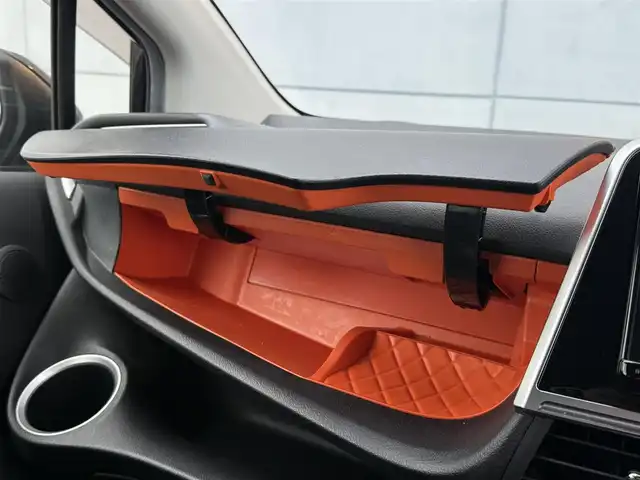 トヨタ シエンタ ファンベースG 千葉県 2019(令1)年 4.1万km ブラックマイカ トヨタセーフティセンス/・衝突軽減ブレーキ/レーンキープアシスト/・オートハイビーム/コーナーセンサー/純正ナビ(NSZT-Y68T)/・フルセグ/BT/DVD/CD/全方位カメラ/ステアリングスイッチ/ビルトインETC/両側パワースライドドア/アイドリングストップ/プッシュスタート/スマートキー/純正フロアマット/サイドバイザー