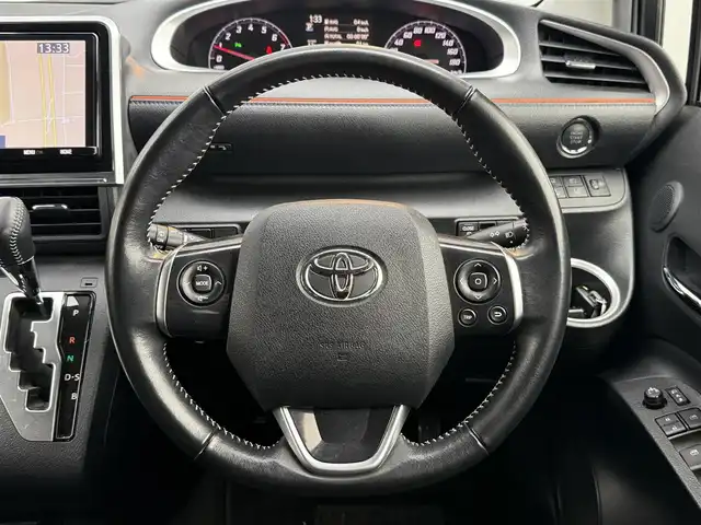 トヨタ シエンタ ファンベースG 千葉県 2019(令1)年 4.1万km ブラックマイカ トヨタセーフティセンス/・衝突軽減ブレーキ/レーンキープアシスト/・オートハイビーム/コーナーセンサー/純正ナビ(NSZT-Y68T)/・フルセグ/BT/DVD/CD/全方位カメラ/ステアリングスイッチ/ビルトインETC/両側パワースライドドア/アイドリングストップ/プッシュスタート/スマートキー/純正フロアマット/サイドバイザー