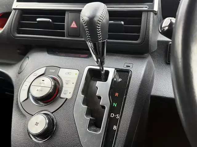 トヨタ シエンタ ファンベースG 千葉県 2019(令1)年 4.1万km ブラックマイカ トヨタセーフティセンス/・衝突軽減ブレーキ/レーンキープアシスト/・オートハイビーム/コーナーセンサー/純正ナビ(NSZT-Y68T)/・フルセグ/BT/DVD/CD/全方位カメラ/ステアリングスイッチ/ビルトインETC/両側パワースライドドア/アイドリングストップ/プッシュスタート/スマートキー/純正フロアマット/サイドバイザー