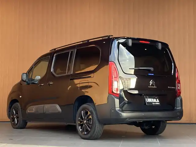 シトロエン シトロエン ベルランゴ ロング エディション ノアール 愛知県 2023(令5)年 2.1万km ノアールペルラネラ 純正ディスプレイオーディオ/CarPla/バックカメラ/アダプティブクルーズコントロール/ブラインドスポットモニター/パドルシフト/レーンキープ/ETC/コーナーセンサー/インテリジェントハイビーム/パークアシスト