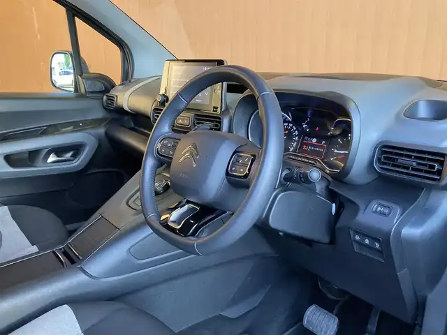 シトロエン シトロエン ベルランゴ ロング エディション ノアール 愛知県 2023(令5)年 2.1万km ノアールペルラネラ 純正ディスプレイオーディオ/CarPla/バックカメラ/アダプティブクルーズコントロール/ブラインドスポットモニター/パドルシフト/レーンキープ/ETC/コーナーセンサー/インテリジェントハイビーム/パークアシスト