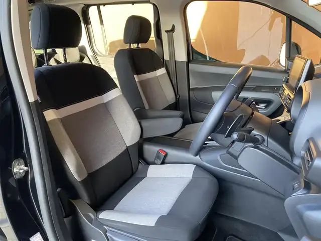 シトロエン シトロエン ベルランゴ ロング エディション ノアール 愛知県 2023(令5)年 2.1万km ノアールペルラネラ 純正ディスプレイオーディオ/CarPla/バックカメラ/アダプティブクルーズコントロール/ブラインドスポットモニター/パドルシフト/レーンキープ/ETC/コーナーセンサー/インテリジェントハイビーム/パークアシスト