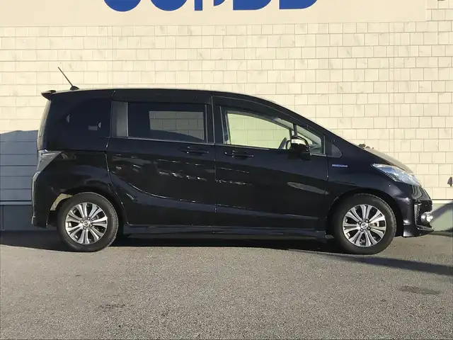 ホンダ フリード ハイブリット ジャストセレクション 栃木県 2012(平24)年 5.5万km プレミアムブラキッシュパール 株)IDOMが運営する【じしゃロン小山店】の自社ローン専用車両になります。こちらは現金またはオートローンご利用時の価格です。自社ローンご希望の方は別途その旨お申付け下さい//ワンオーナー/禁煙車/純正ワンセグナビ/（CD/DVD/AM/FMラジオ）/スマートキー/プッシュスタート/バックカメラ/ＥＴＣ/両側パワースライドドア/ドライブレコーダー/クルーズコントロール/ステアリングリモコン/電動格納ドアミラー/パワーウインドウ/オートライト/防眩ミラー