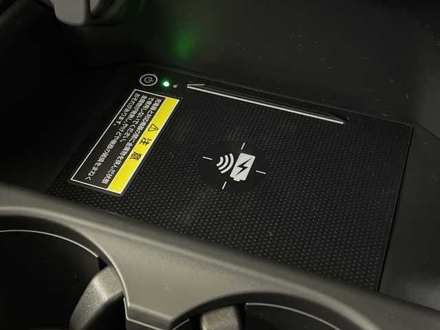 ホンダ ＺＲ－Ｖ ハイブリッド e:HEV Z ブラックスタイル 神奈川県 2025(令7)年 0.1千km プラチナホワイトパール 登録済未使用/9インチホンダコネクトディスプレー/(AM/FM/TV/Bluetooth)/マルチビューカメラシステム/デジタルインナーミラー/ブラインドスポットモニター/ホンダセンシング/衝突被害軽減システム/車線逸脱警報/アダプティブクルーズコントロール/レザーシート/横滑り防止装置/ETC2.0/アイドリングストップ/LEDヘッドライト/オートライト/ウィンカーミラー/電動格納ミラー/純正18インチAW/シートヒーター/パワーシート/ステアリングヒーター/パワーバックドア/プッシュスタート/スマートキー/スペアキー/取扱説明書/保証書