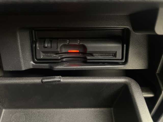 日産 セレナ ハイウェイスター 埼玉県 2017(平29)年 3.9万km ブリリアントシルバー 純正9インチナビ/全方位カメラ/フルセグテレビ/ビルトインETC/パーキングアシスト/両側パワースライドドア/クルーズコントロール/衝突被害軽減ブレーキ/クリアランスソナー/オートLEDライト/フォグランプ/プッシュスタート/アイドリングストップ/ロールサンシェード/純正フロアマット/純正16インチアルミホイール