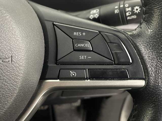 日産 セレナ ハイウェイスター 埼玉県 2017(平29)年 3.9万km ブリリアントシルバー 純正9インチナビ/全方位カメラ/フルセグテレビ/ビルトインETC/パーキングアシスト/両側パワースライドドア/クルーズコントロール/衝突被害軽減ブレーキ/クリアランスソナー/オートLEDライト/フォグランプ/プッシュスタート/アイドリングストップ/ロールサンシェード/純正フロアマット/純正16インチアルミホイール