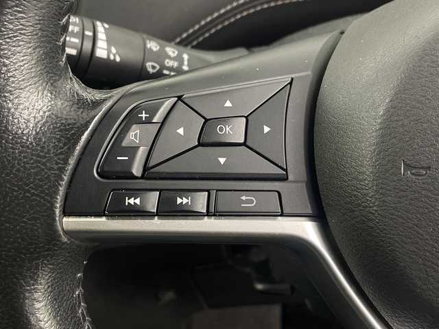 日産 セレナ ハイウェイスター 埼玉県 2017(平29)年 3.9万km ブリリアントシルバー 純正9インチナビ/全方位カメラ/フルセグテレビ/ビルトインETC/パーキングアシスト/両側パワースライドドア/クルーズコントロール/衝突被害軽減ブレーキ/クリアランスソナー/オートLEDライト/フォグランプ/プッシュスタート/アイドリングストップ/ロールサンシェード/純正フロアマット/純正16インチアルミホイール