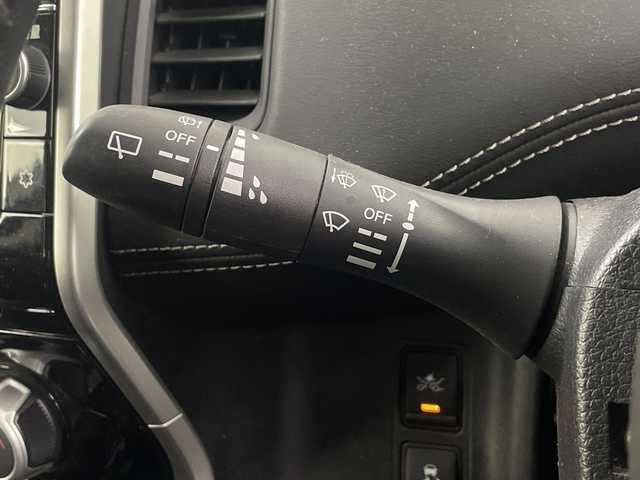 日産 セレナ ハイウェイスター 埼玉県 2017(平29)年 3.9万km ブリリアントシルバー 純正9インチナビ/全方位カメラ/フルセグテレビ/ビルトインETC/パーキングアシスト/両側パワースライドドア/クルーズコントロール/衝突被害軽減ブレーキ/クリアランスソナー/オートLEDライト/フォグランプ/プッシュスタート/アイドリングストップ/ロールサンシェード/純正フロアマット/純正16インチアルミホイール