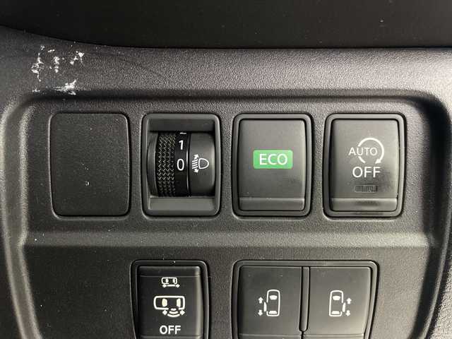 日産 セレナ ハイウェイスター 埼玉県 2017(平29)年 3.9万km ブリリアントシルバー 純正9インチナビ/全方位カメラ/フルセグテレビ/ビルトインETC/パーキングアシスト/両側パワースライドドア/クルーズコントロール/衝突被害軽減ブレーキ/クリアランスソナー/オートLEDライト/フォグランプ/プッシュスタート/アイドリングストップ/ロールサンシェード/純正フロアマット/純正16インチアルミホイール