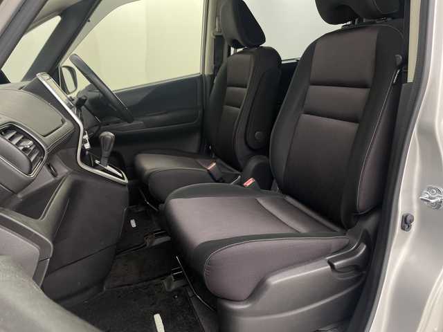 日産 セレナ ハイウェイスター 埼玉県 2017(平29)年 3.9万km ブリリアントシルバー 純正9インチナビ/全方位カメラ/フルセグテレビ/ビルトインETC/パーキングアシスト/両側パワースライドドア/クルーズコントロール/衝突被害軽減ブレーキ/クリアランスソナー/オートLEDライト/フォグランプ/プッシュスタート/アイドリングストップ/ロールサンシェード/純正フロアマット/純正16インチアルミホイール