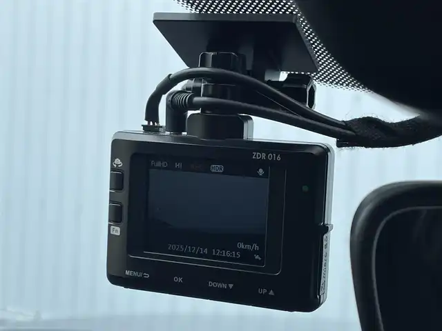 マツダ マツダ３ファストバック 20S プロアクティブ 滋賀県 2022(令4)年 1.8万km ソニックシルバーM 純正メモリナビ/(フルセグTV CD DVD Bluetooth USB)/バックカメラ/レーダークルーズコントロール/ブラインドスポットモニター/プッシュスタート/スマートキー×２/電動格納ミラー/ウインカーミラー/ドライブレコーダー/ETC/LEDオートヘッドライト/ダウンサス