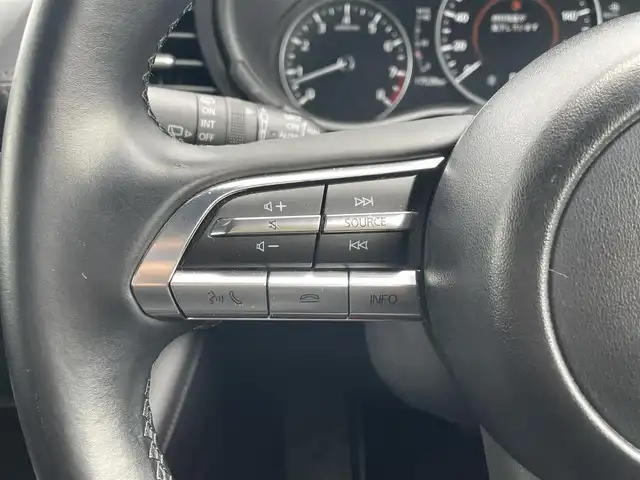 マツダ マツダ３ファストバック 20S プロアクティブ 滋賀県 2022(令4)年 1.8万km ソニックシルバーM 純正メモリナビ/(フルセグTV CD DVD Bluetooth USB)/バックカメラ/レーダークルーズコントロール/ブラインドスポットモニター/プッシュスタート/スマートキー×２/電動格納ミラー/ウインカーミラー/ドライブレコーダー/ETC/LEDオートヘッドライト/ダウンサス