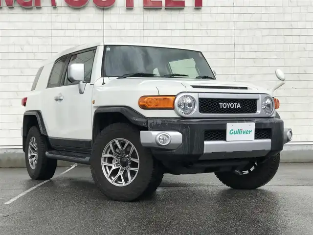 トヨタ ＦＪクルーザー 富山県 2017(平29)年 9.3万km ホワイト 4WD/純正ナビ/フルセグTV/Bluetooth/バックカメラ/コーナーセンサー/横滑り防止装置/リモコンキー/スペアキー１本/ステアリングスイッチ/ヘッドライトレベライザー/ETC
