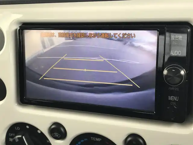 トヨタ ＦＪクルーザー 富山県 2017(平29)年 9.3万km ホワイト 4WD/純正ナビ/フルセグTV/Bluetooth/バックカメラ/コーナーセンサー/横滑り防止装置/リモコンキー/スペアキー１本/ステアリングスイッチ/ヘッドライトレベライザー/ETC