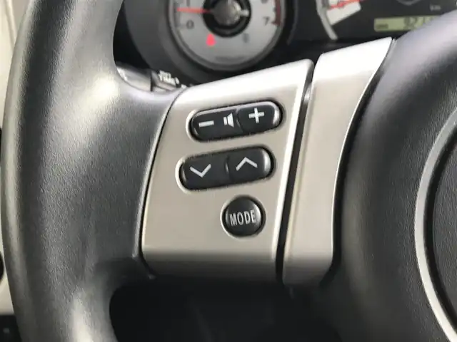 トヨタ ＦＪクルーザー 富山県 2017(平29)年 9.3万km ホワイト 4WD/純正ナビ/フルセグTV/Bluetooth/バックカメラ/コーナーセンサー/横滑り防止装置/リモコンキー/スペアキー１本/ステアリングスイッチ/ヘッドライトレベライザー/ETC