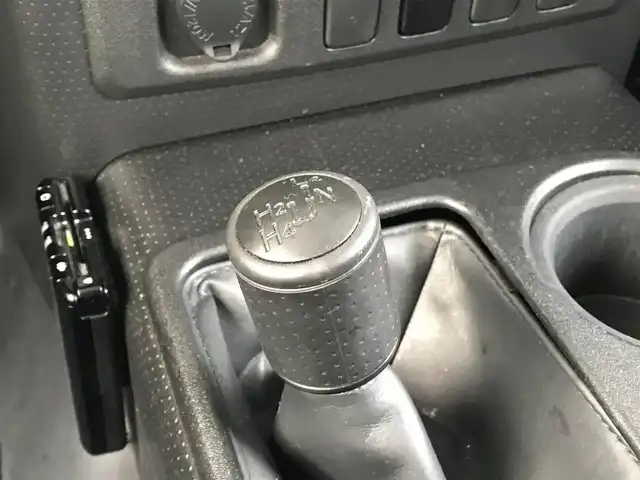 トヨタ ＦＪクルーザー 富山県 2017(平29)年 9.3万km ホワイト 4WD/純正ナビ/フルセグTV/Bluetooth/バックカメラ/コーナーセンサー/横滑り防止装置/リモコンキー/スペアキー１本/ステアリングスイッチ/ヘッドライトレベライザー/ETC