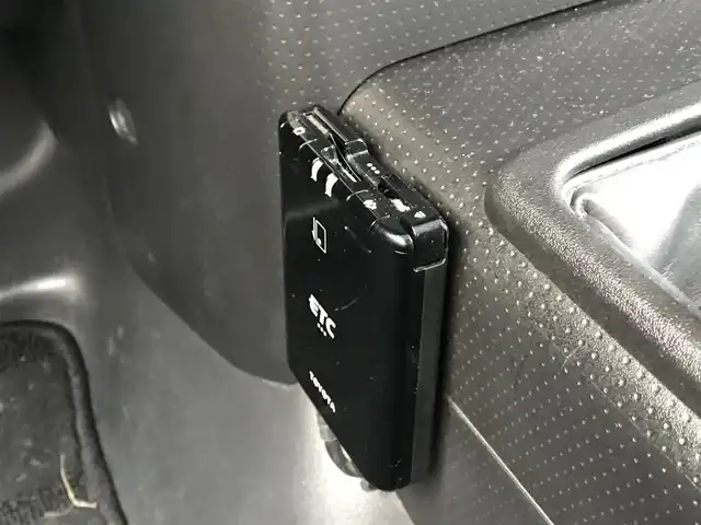 トヨタ ＦＪクルーザー 富山県 2017(平29)年 9.3万km ホワイト 4WD/純正ナビ/フルセグTV/Bluetooth/バックカメラ/コーナーセンサー/横滑り防止装置/リモコンキー/スペアキー１本/ステアリングスイッチ/ヘッドライトレベライザー/ETC