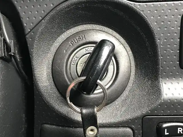 トヨタ ＦＪクルーザー 富山県 2017(平29)年 9.3万km ホワイト 4WD/純正ナビ/フルセグTV/Bluetooth/バックカメラ/コーナーセンサー/横滑り防止装置/リモコンキー/スペアキー１本/ステアリングスイッチ/ヘッドライトレベライザー/ETC