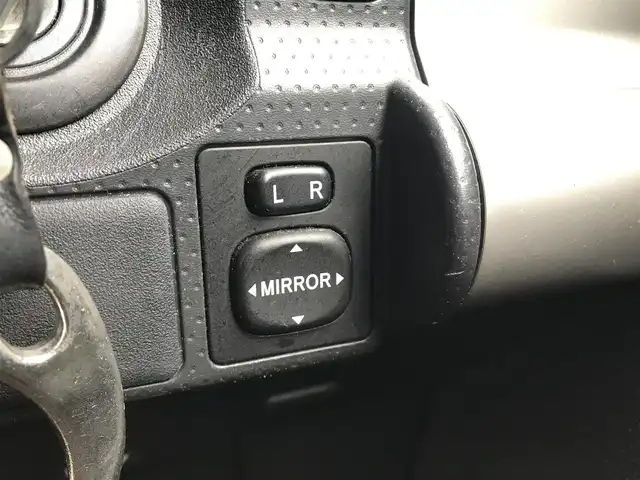 トヨタ ＦＪクルーザー 富山県 2017(平29)年 9.3万km ホワイト 4WD/純正ナビ/フルセグTV/Bluetooth/バックカメラ/コーナーセンサー/横滑り防止装置/リモコンキー/スペアキー１本/ステアリングスイッチ/ヘッドライトレベライザー/ETC