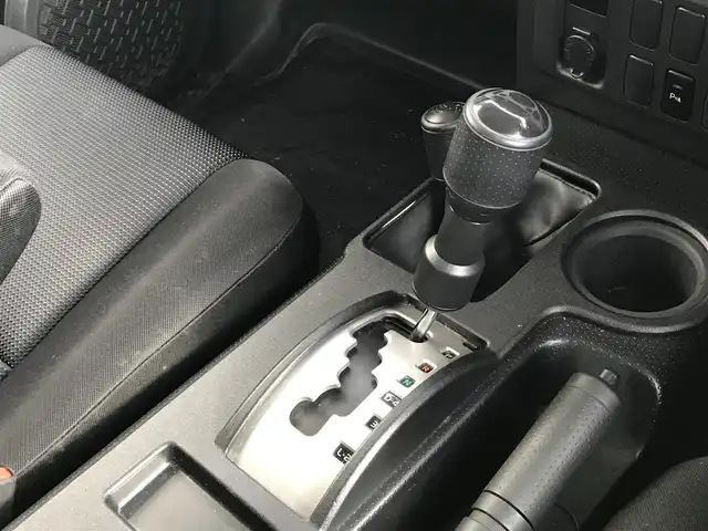 トヨタ ＦＪクルーザー 富山県 2017(平29)年 9.3万km ホワイト 4WD/純正ナビ/フルセグTV/Bluetooth/バックカメラ/コーナーセンサー/横滑り防止装置/リモコンキー/スペアキー１本/ステアリングスイッチ/ヘッドライトレベライザー/ETC