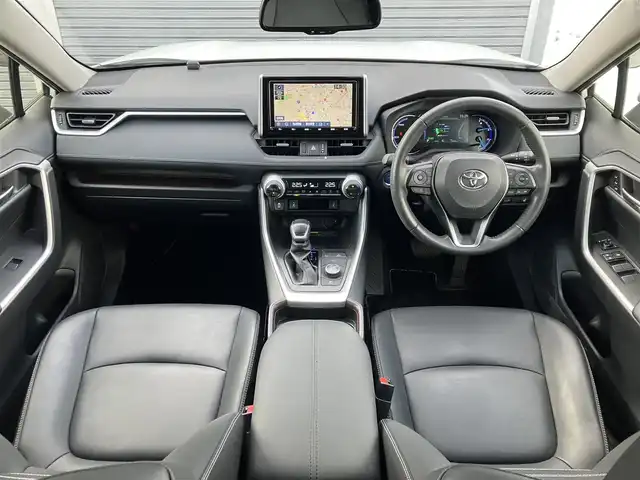 トヨタ ＲＡＶ４ ハイブリッドG 道南・函館 2019(令1)年 5.1万km ホワイトパールクリスタルシャイン /純正SDナビ//フルセグTV//バックカメラ//ドライブレコーダー//ETC2.0//パノラマムーンルーフ//パワーバックドア//前席シートヒーター//運転席パワーシート//ステアリングヒーター//ワイパーデアイサー//プリクラッシュセーフティ//レーダークルーズコントロール//レーンディパーチャーアラート//クリアランスソナー//オートマチックハイビーム//LEDヘッドライト//オートライト//スマートキー//エンジンプッシュスタート//寒冷地仕様//ワンオーナー