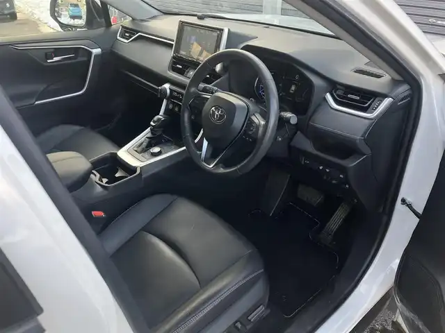 トヨタ ＲＡＶ４ ハイブリッドG 道南・函館 2019(令1)年 5.1万km ホワイトパールクリスタルシャイン /純正SDナビ//フルセグTV//バックカメラ//ドライブレコーダー//ETC2.0//パノラマムーンルーフ//パワーバックドア//前席シートヒーター//運転席パワーシート//ステアリングヒーター//ワイパーデアイサー//プリクラッシュセーフティ//レーダークルーズコントロール//レーンディパーチャーアラート//クリアランスソナー//オートマチックハイビーム//LEDヘッドライト//オートライト//スマートキー//エンジンプッシュスタート//寒冷地仕様//ワンオーナー