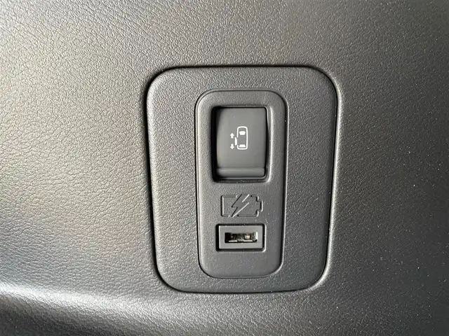 日産 セレナ e－パワー ハイウェイスター V 大阪府 2021(令3)年 2.4万km 黒 インテリジェントルームミラー/アラウンドビューモニター/プロパイロット/エマージェンシーブレーキ/ブラインドスポットモニター/ドライブレコーダー/ETC/純正ナビ/両側パワースライドドア/フルセグTV/プッシュスタート/電動格納ミラー
