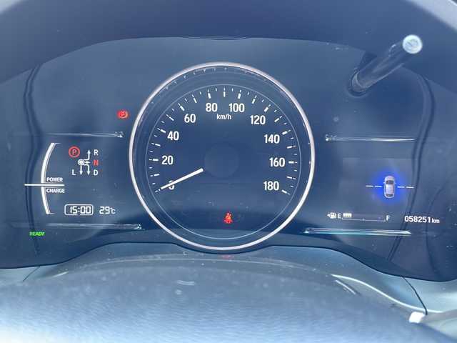 ホンダ ヴェゼル ハイブリッド Z ホンダセンシング 山口県 2018(平30)年 5.9万km クリスタルブラックパール 純正9インチメモリナビ/・フルセグテレビ/・Bluetooth接続/・CD/DVD再生/・AM/FMラジオ/・USB/ipod接続/バックカメラ/ETC/ルーフレール/スマートキー/プッシュスタート/Honda SENSING/・衝突軽減ブレーキ/・誤発進抑制機能/・近距離衝突軽減ブレーキ/・歩行者事故低減ステアリング/・路外逸脱抑制機能/・渋滞追従型機能付アダプティブクルーズコントロール/・車線維持支援システム/・トラフィックジャムアシスト/・先行車発進お知らせ機能/・標識認識機能/車両接近通報装置/保証書/取扱説明書/シートヒーター/ドアバイザー