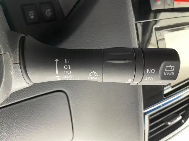 日産 セレナ HWS S HV Vセレ +Sefty 富山県 2015(平27)年 7.4万km ブリリアントホワイトパール 純正ナビ（AM/FM/DVD/BT/ワンセグ）/バックカメラ/ETC/両側パワースライドドア/衝突被害軽減システム/クルーズコントロール/レーンキープアシスト/横滑り防止装置/アイドリングストップ/オートLEDライト/純正アルミホイール/純正フロアマット/革巻きステアリング/スマートキー