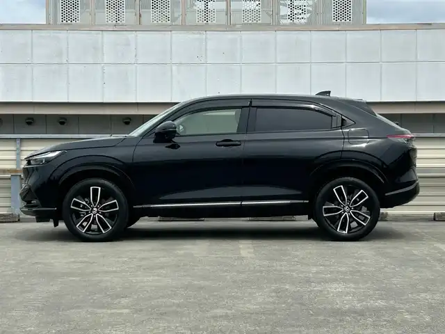 ホンダ ヴェゼル ハイブリッド e:HEV Z 静岡県 2022(令4)年 1.2万km クリスタルブラックパール ホンダセンシング/純正９型ナビ/フルセグ/ＥＴＣ/ＤＶＤ再生/ＢＳＭ/ハンドル＆シートヒーター/電動リアゲート/後退出庫サポート/コンビシート/置型充電/ＬＥＤヘッド/純正フロアマット/純正１８ＡＷ