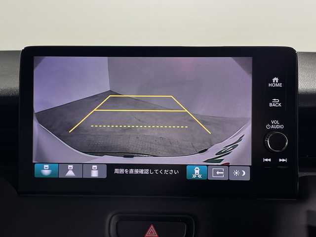 ホンダ ヴェゼル ハイブリッド e:HEV Z 神奈川県 2025(令7)年 0.1万km未満 プラチナホワイトパール 登録済未使用車/ホンダセンシング/・衝突軽減ブレーキ/・誤発進抑制機能（前方・後方）/・近距離衝突軽減ブレーキ/・歩行者事故低減ステアリング/・路外逸脱抑制機能/・渋滞追従機能付きアダプティブクルーズコントロール/・車線維持支援システム/・先行車発進お知らせ機能/・標識認識機能/・オートハイビーム/純正9インチディスプレイオーディオ/・BT/フルセグTV/AppleCarPlay/AndroidAuto/AM/FM/バックカメラ/ハーフレザーシート/・シートヒーター(D/N)/ビルトインETC/革巻きステアリング/・ステアリングスイッチ/・ステアリングヒーター/Qi充電/電動サイドブレーキ/・ブレーキオートホールド/パワーバックドア/スマートキー/・プッシュスタートボタン/・スペアキー(1本)/ドライブモード/LEDヘッドライト/・シーケンシャルウィンカー/前後クリアランスソナー/純正18インチアルミホイール