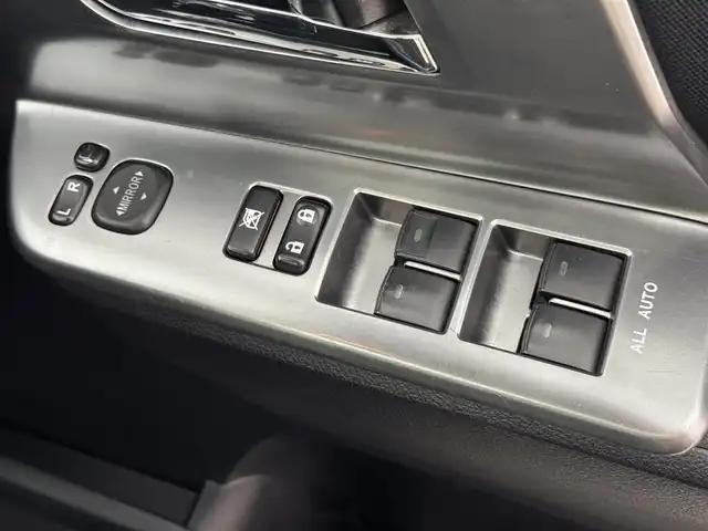 トヨタ ヴォクシー ZS 煌Z 福岡県 2013(平25)年 8.6万km ボルドーマイカメタリック 純正９型ナビ（フルセグＴＶ）　/バックカメラ　/ビルトインＥＴＣ　/３６０°ドライブレコーダー　/パドルシフト　/両側電動スライドドア　/ハーフレザー　/プッシュスタート　/電動格納式ドアミラー　/純正１６インチＡＷ