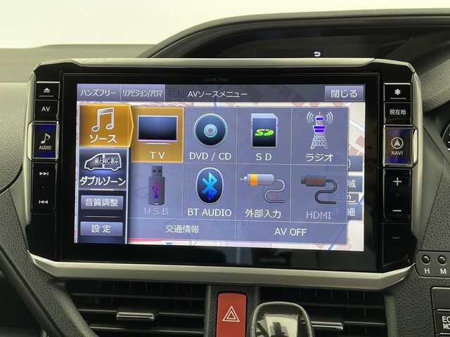 トヨタ エスクァイア Gi プレミアムパッケージ ブラックテーラード 長野県 2019(令1)年 4.9万km ホワイトパールクリスタルシャイン アルパイン11型ナビ/（フルセグ/Bluetooth/CD/DVD/USB/HDMI)/バックカメラ/ETC/両側電動スライドドア/前席シートヒーター/ステアリングヒーター/衝突軽減ブレーキ/車線逸脱防止/クルーズコントロール/前後コーナーセンサー/LEDヘッドライト/ピアノ調ステアリング/ステアリングスイッチ/後席サンシェード/後席ドリンクホルダー/スマートキー