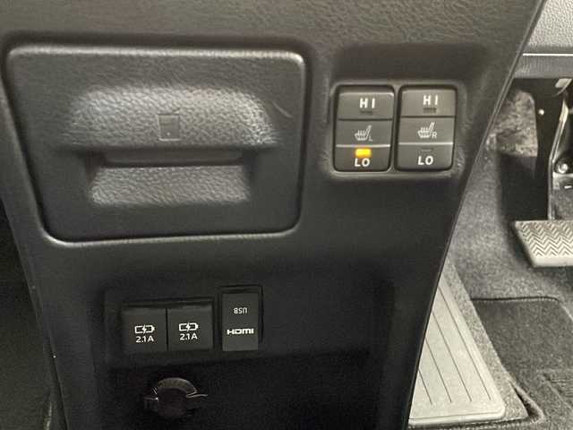 トヨタ エスクァイア Gi プレミアムパッケージ ブラックテーラード 長野県 2019(令1)年 4.9万km ホワイトパールクリスタルシャイン アルパイン11型ナビ/（フルセグ/Bluetooth/CD/DVD/USB/HDMI)/バックカメラ/ETC/両側電動スライドドア/前席シートヒーター/ステアリングヒーター/衝突軽減ブレーキ/車線逸脱防止/クルーズコントロール/前後コーナーセンサー/LEDヘッドライト/ピアノ調ステアリング/ステアリングスイッチ/後席サンシェード/後席ドリンクホルダー/スマートキー