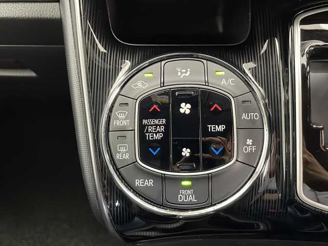 トヨタ エスクァイア Gi プレミアムパッケージ ブラックテーラード 長野県 2019(令1)年 4.9万km ホワイトパールクリスタルシャイン アルパイン11型ナビ/（フルセグ/Bluetooth/CD/DVD/USB/HDMI)/バックカメラ/ETC/両側電動スライドドア/前席シートヒーター/ステアリングヒーター/衝突軽減ブレーキ/車線逸脱防止/クルーズコントロール/前後コーナーセンサー/LEDヘッドライト/ピアノ調ステアリング/ステアリングスイッチ/後席サンシェード/後席ドリンクホルダー/スマートキー