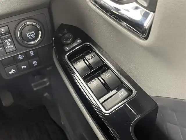 ダイハツ タント カスタム RS 大分県 2019(令1)年 10万km ブラックマイカメタリック/シャイニングホワイトパール ワンオーナー/ターボ車/スマートアシスト/・衝突回避支援ブレーキ機能/・衝突警報機能/・ブレーキ制御付誤発進抑制機能/・車線逸脱抑制制御機能/・車線逸脱警報機能/・路側逸脱警報機能/・ふらつき警報/・先行車発進お知らせ機能/・標識認識機能/・ADB（アダプティブドライビングビーム）/・サイドビューランプ/純正9型ナビ　型式：NSZN-Y69DS/【フルセグTV、DVD再生可、BT対応、USB】/ステアリングスイッチ/バックカメラ/両側電動スライドドア/・ワンタッチオープン機能/・ウェルカムオープン機能/・タッチ&ゴーロック機能/ナビ連動ドライブレコーダー/ビルトインETC/アイドリングストップ/横滑り防止装置/電動格納ミラー/純正フロアマット/オートライト/LEDヘッドライト/LEDフォグ/純正15インチアルミホイール/保証書、取説、スペアキー有り