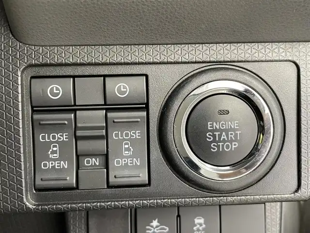 ダイハツ タント カスタム RS 大分県 2019(令1)年 10万km ブラックマイカメタリック/シャイニングホワイトパール ワンオーナー/ターボ車/スマートアシスト/・衝突回避支援ブレーキ機能/・衝突警報機能/・ブレーキ制御付誤発進抑制機能/・車線逸脱抑制制御機能/・車線逸脱警報機能/・路側逸脱警報機能/・ふらつき警報/・先行車発進お知らせ機能/・標識認識機能/・ADB（アダプティブドライビングビーム）/・サイドビューランプ/純正9型ナビ　型式：NSZN-Y69DS/【フルセグTV、DVD再生可、BT対応、USB】/ステアリングスイッチ/バックカメラ/両側電動スライドドア/・ワンタッチオープン機能/・ウェルカムオープン機能/・タッチ&ゴーロック機能/ナビ連動ドライブレコーダー/ビルトインETC/アイドリングストップ/横滑り防止装置/電動格納ミラー/純正フロアマット/オートライト/LEDヘッドライト/LEDフォグ/純正15インチアルミホイール/保証書、取説、スペアキー有り
