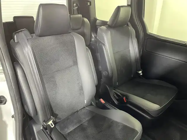トヨタ ヴォクシー ハイブリッド ZS 煌Ⅲ 大阪府 2021(令3)年 2.6万km ホワイトパールクリスタルシャイン 純正9incナビ(フルセグ/DVD再生/Bluetooth) バックカメラ 後席モニター ETC ハーフレザー シートヒーター 両側パワースライドドア 衝突軽減 クルコン クリアランスソナー