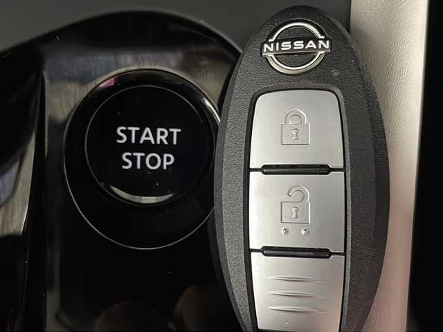 日産 ノート X 広島県 2023(令5)年 0.3万km ダークメタルグレー 純正9型ナビ/インテリジェントアラウンドビューモニター/インテリジェントルームミラー/エマージェンシーブレーキ/車線逸脱警報/車線逸脱抑制/ハイビームアシスト/ブラインドスポットモニター/フロント/バックソナー/誤発進抑制機能/ETC2.0/ドライブレコーダー/USB/HDMI入力端子